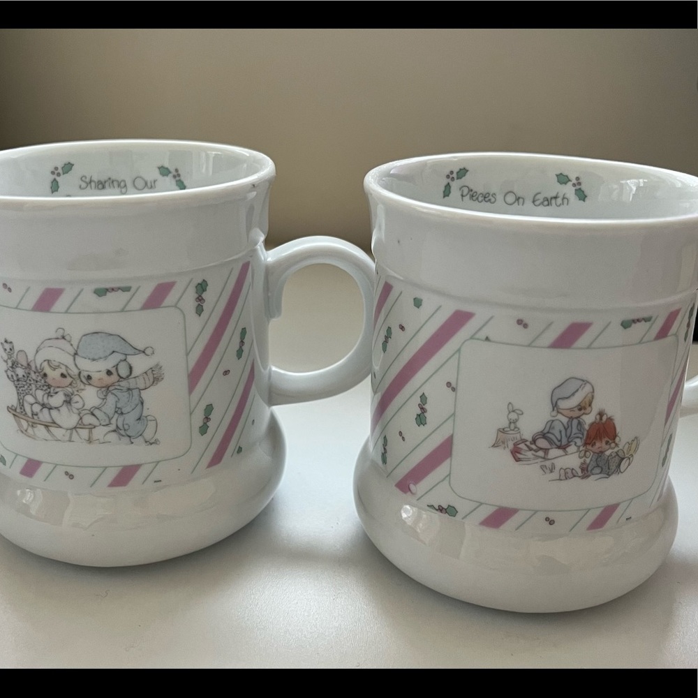 Set of 2 Precious Moments Holiday Cups